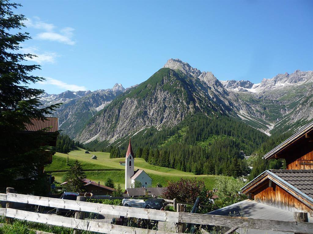 Ganze Ferienwohnung, 85 qm Naturparkchalet,unteres, 2 Schlafzimmer in Gramais, Außerfern