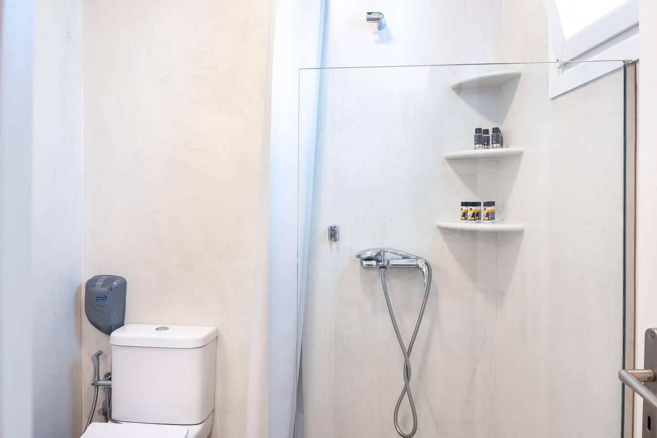 Appartement 'Irene's Studio' met gedeeld zwembad, draadloos internet en airconditioning, foto 8