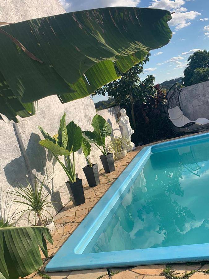 Casas e apartamentos de temporada para 5 pessoas, com piscina e jardim em São Gabriel (RS)