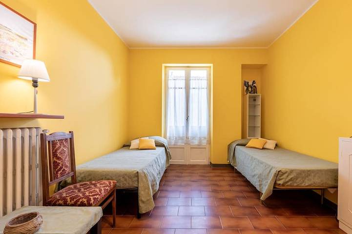 Gîte pour 5 personnes, avec Balcon ainsi que Jardin et Piscine à San Damiano d'Asti - 3