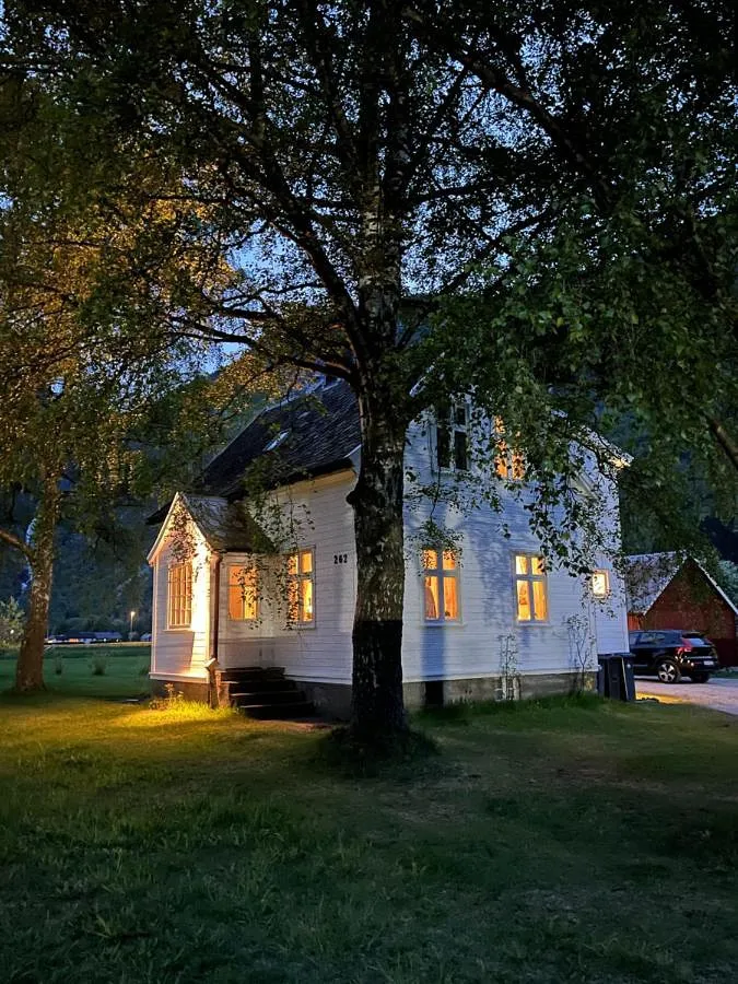 Ferienhaus für 7 Personen, mit Ausblick und Garten, mit Haustier - 1