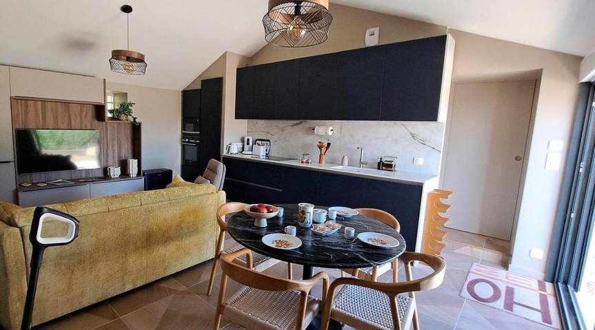 Location de vacances pour 6 personnes, avec jardin ainsi que piscine et jacuzzi dans Saint-Christophe-du-Bois