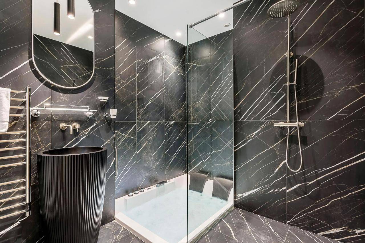 L'Exclusif Spa Suites Prestige Lyon Croix-Rousse in Lyon, Lyon et ses environs