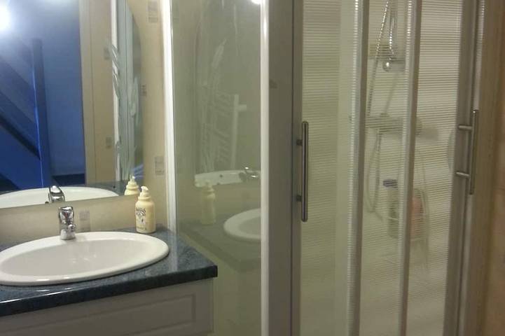Appartement entier, Un séjour au bord du lac ... in Génos, Pyrénées