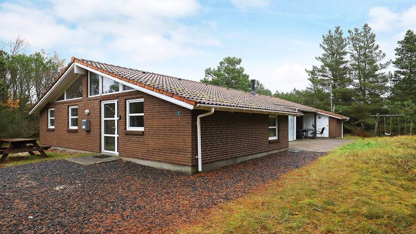 Ferienhaus für 8 Personen, mit Terrasse und Sauna sowie Pool und Whirlpool, mit Haustier in Blavand