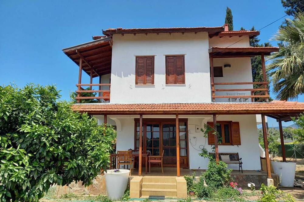 Cosy villa in a big mandarin garden close to seaside in Provinz Izmir