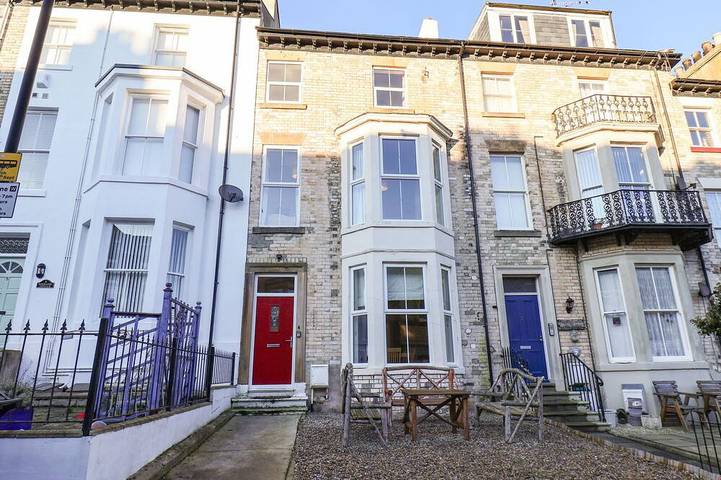 Cottage for 11 people, with hot tub and garden, with pets in Whitby