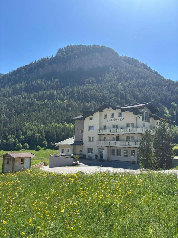 Ferienwohnung für 5 Personen, mit Ausblick und Garten in Tösens