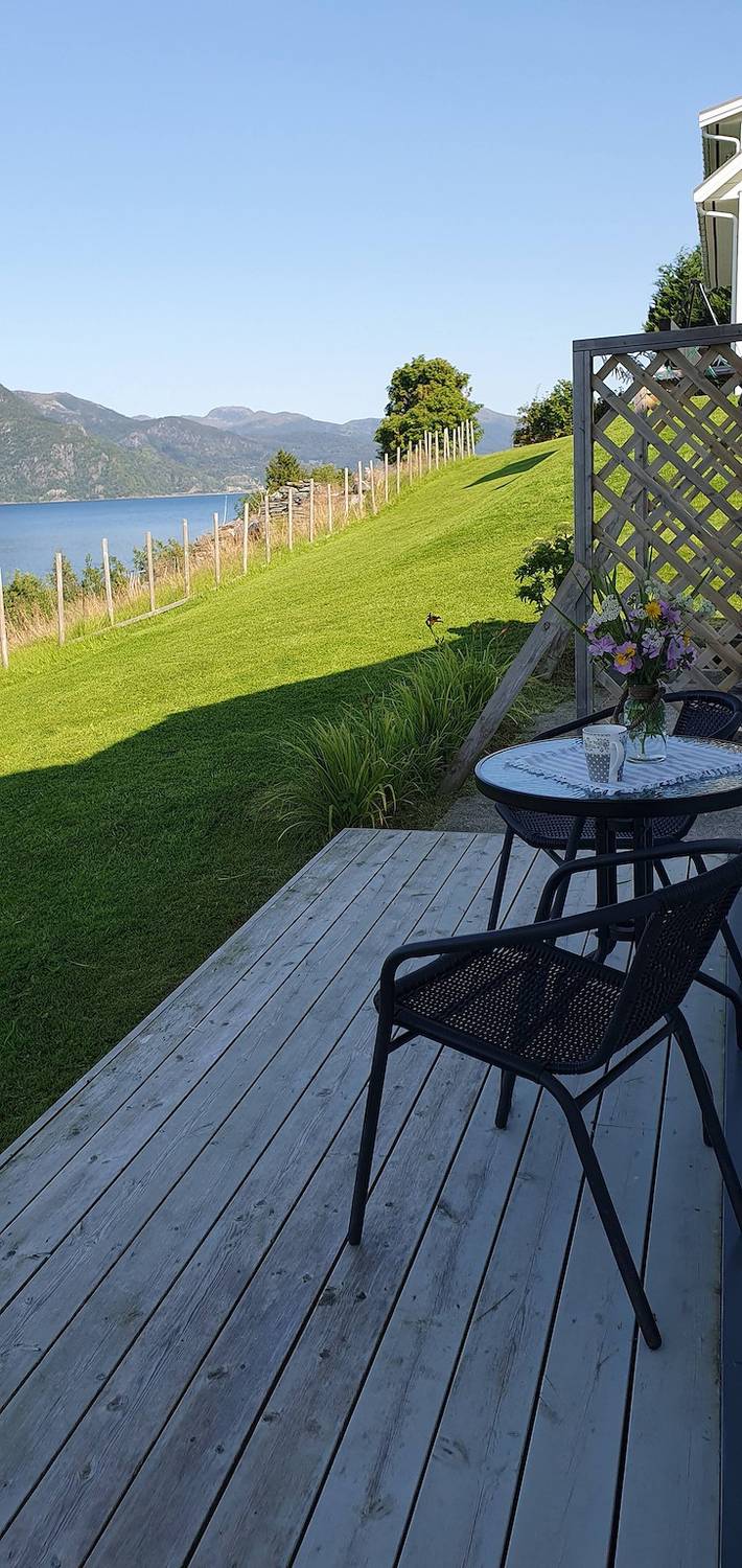 Ruhiges Ferienhaus mit Fjordblick in Davik, Nordfjord in Bremanger