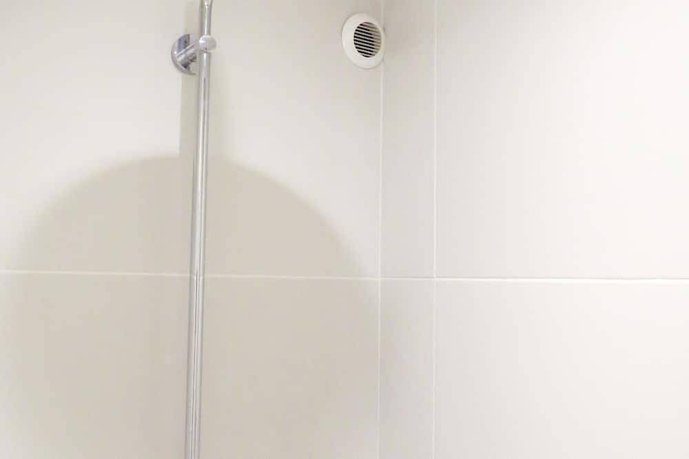 Appartement entier, Sanary Tout à pied Charmant 27m2 Calme Rez de jardin Terrasse Parking in Sanary-sur-Mer, Côte méditerranéenne (France)