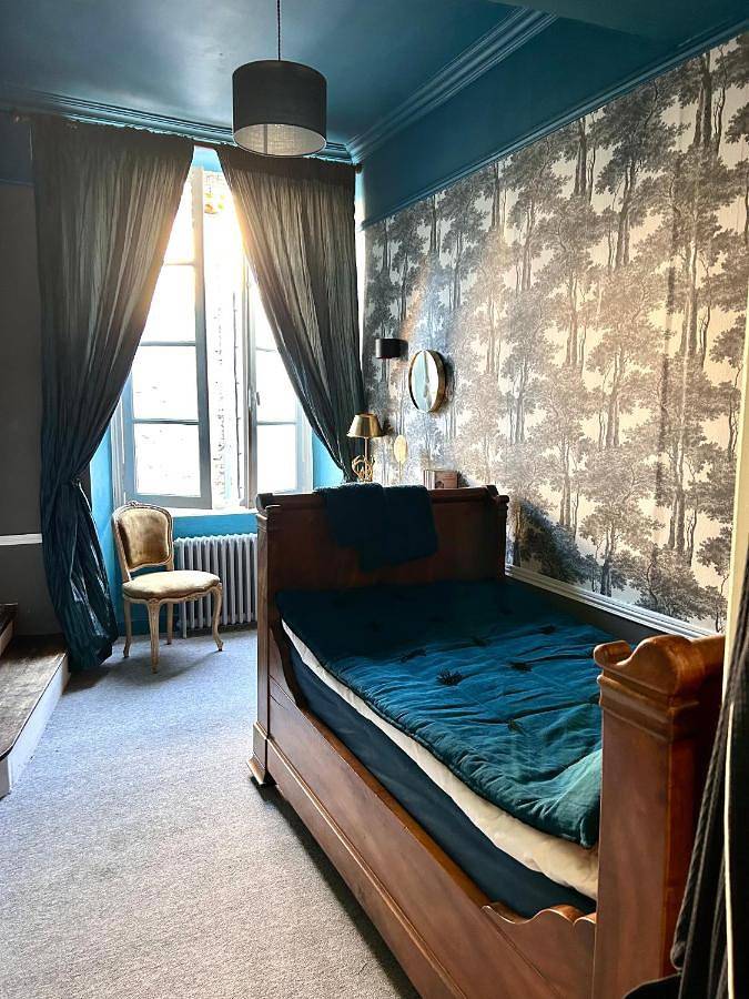 Double Room with Shared Bathroom in Le Dorat, Région de Bellac