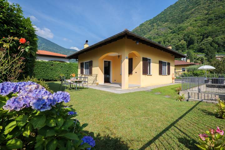 Ferienhaus für 4 Personen, mit Ausblick und Terrasse sowie Garten, mit Haustier - 1