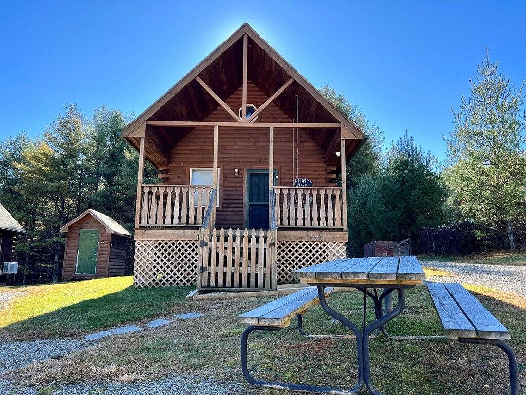 Gemütliche Hütte in der Nähe von Blue Ridge Parkway, Haustiere erlaubt, Teich, Gas Frpl in Blue Ridge Parkway, Ashe County