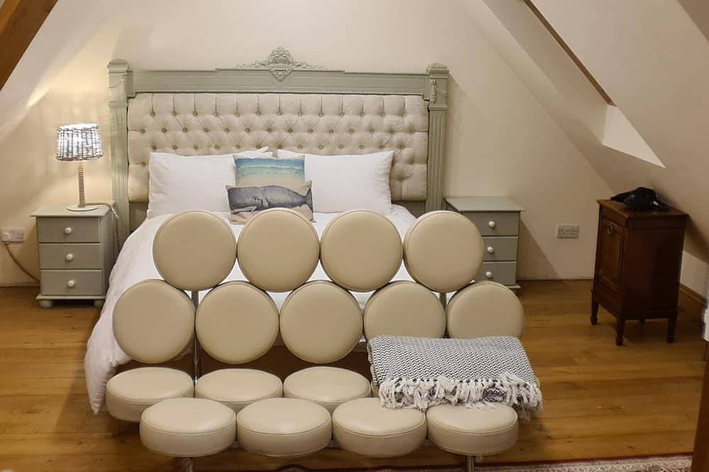 Hel lejlighed, Charming en-suite bedroom with patio in St Aubin in Jersey