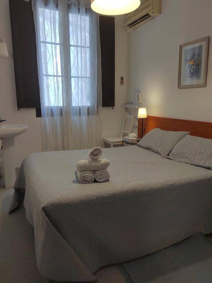 Hostal Dragonflybcn in Centro Barcelona, Barcelona