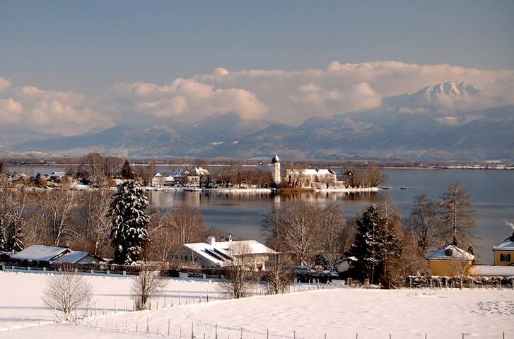Ferienwohnung für 2 Personen, mit Balkon und Terrasse sowie Garten und Sauna in Gstadt am Chiemsee - 2