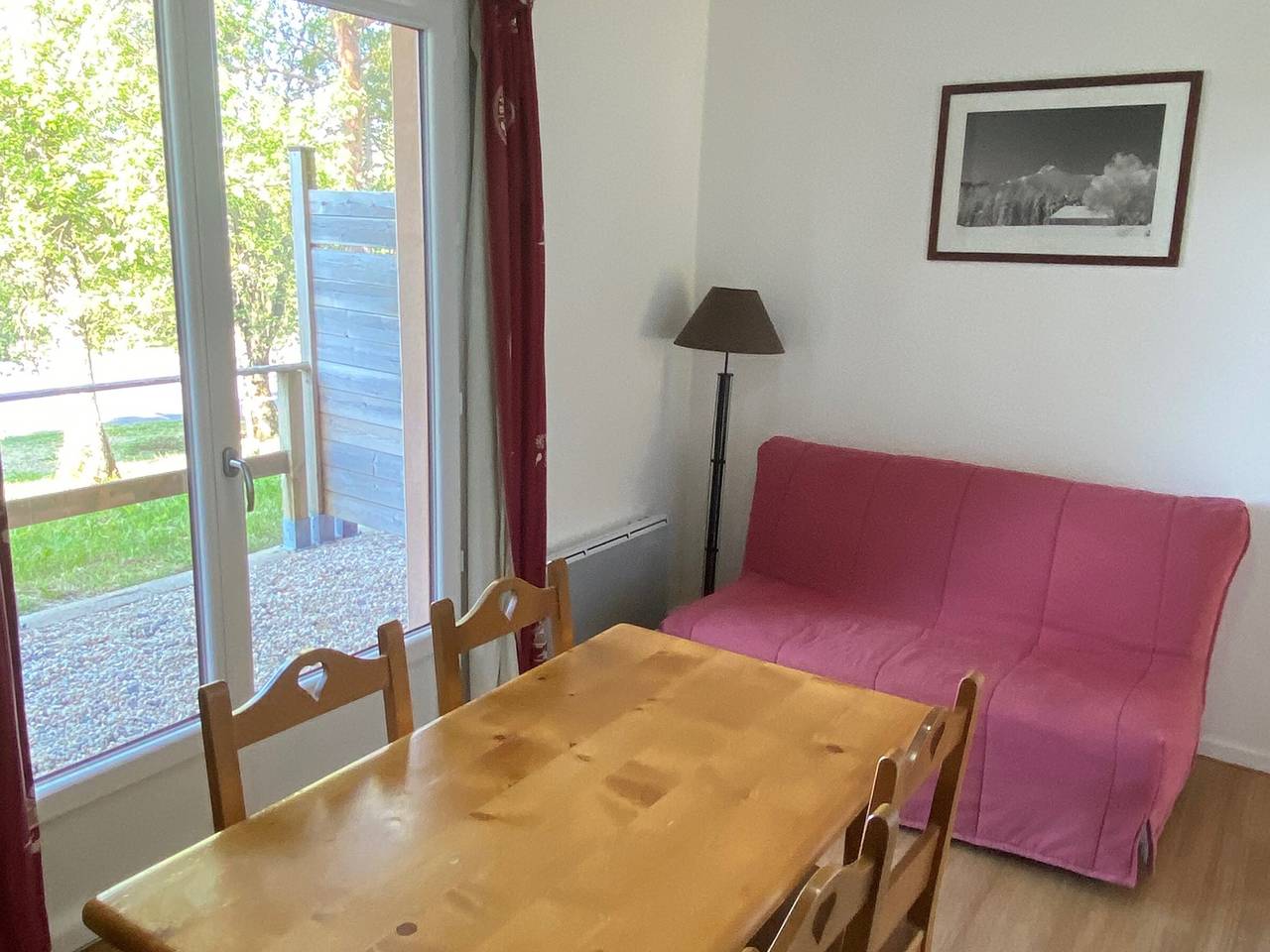 Appartement entier, Deux pièces au calme avec piscine à Super-Besse in Lac Pavin, Besse-et-Saint-Anastaise