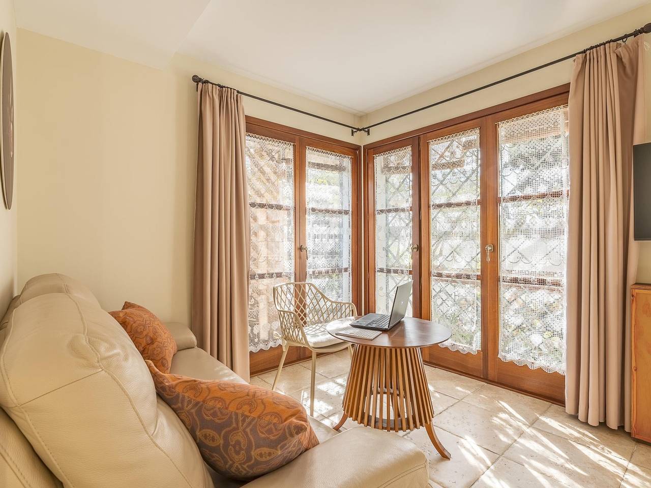 Apartamento entero, Estudio luminoso en Granada con terraza privada in Granada, Provincia de Granada
