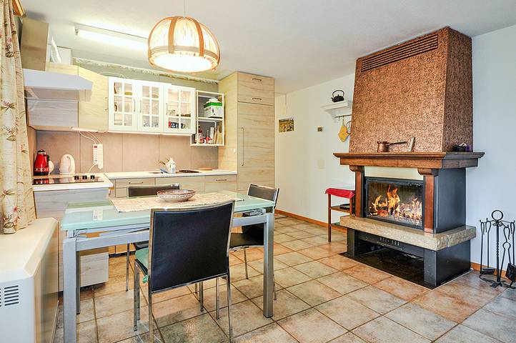 Entire holiday apartment, Holiday apartment for 3 people with garden in Saanenmöser, Zweisimmen