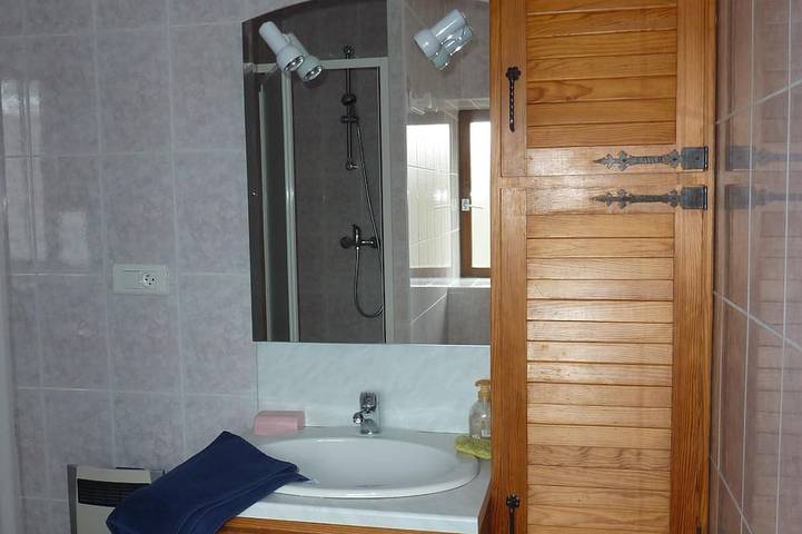 Location de vacances pour 4 personnes, avec sauna et jacuzzi à Saint-Genès-Champanelle - 3