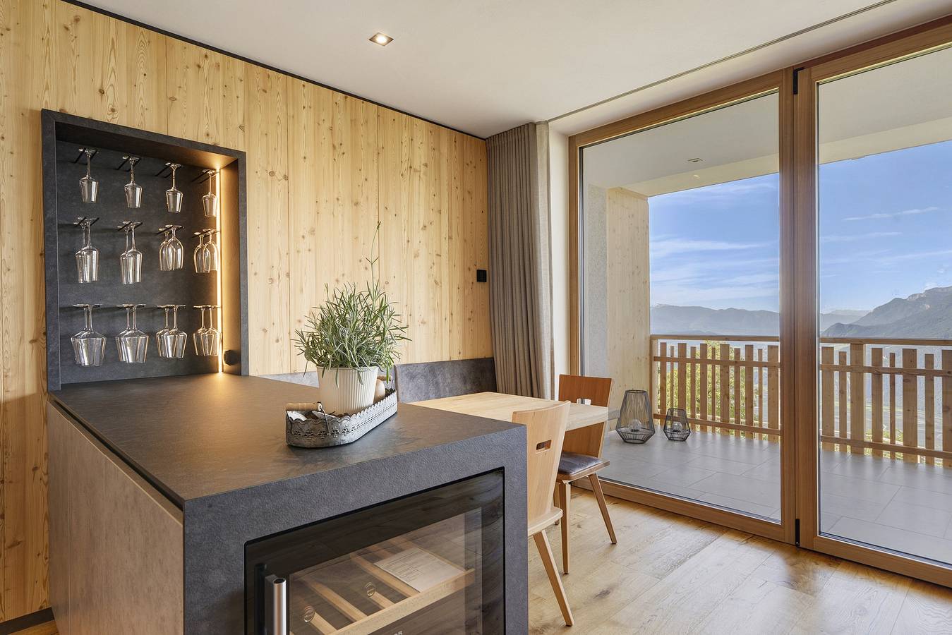 Entire apartment, ‘Lodge Melisse’ holiday flat with mountain views, private terrace and private sauna in Mölten, Sarntal Alps