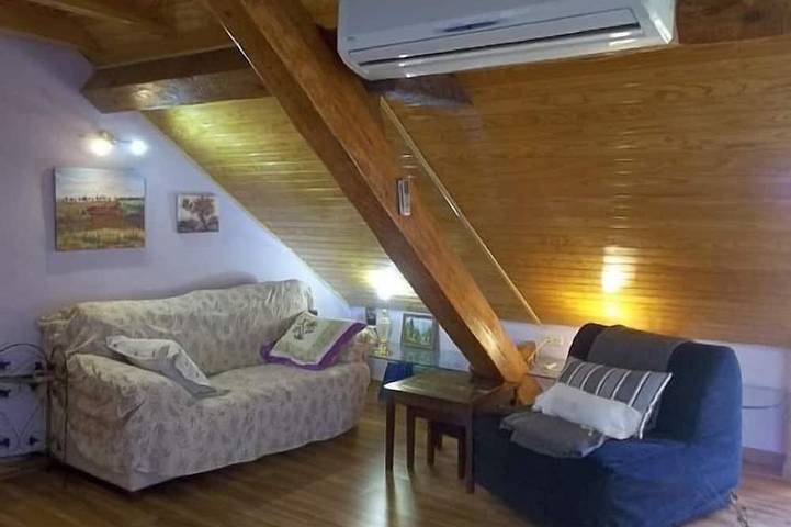 Holiday apartment for 5 people, with garden and balcony - 1