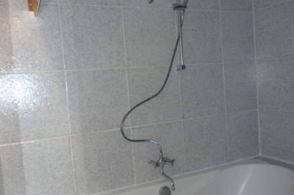 Geheel appartement, Ruim appartement met groot terras in de natuur in Allos, Castellane en omgeving
