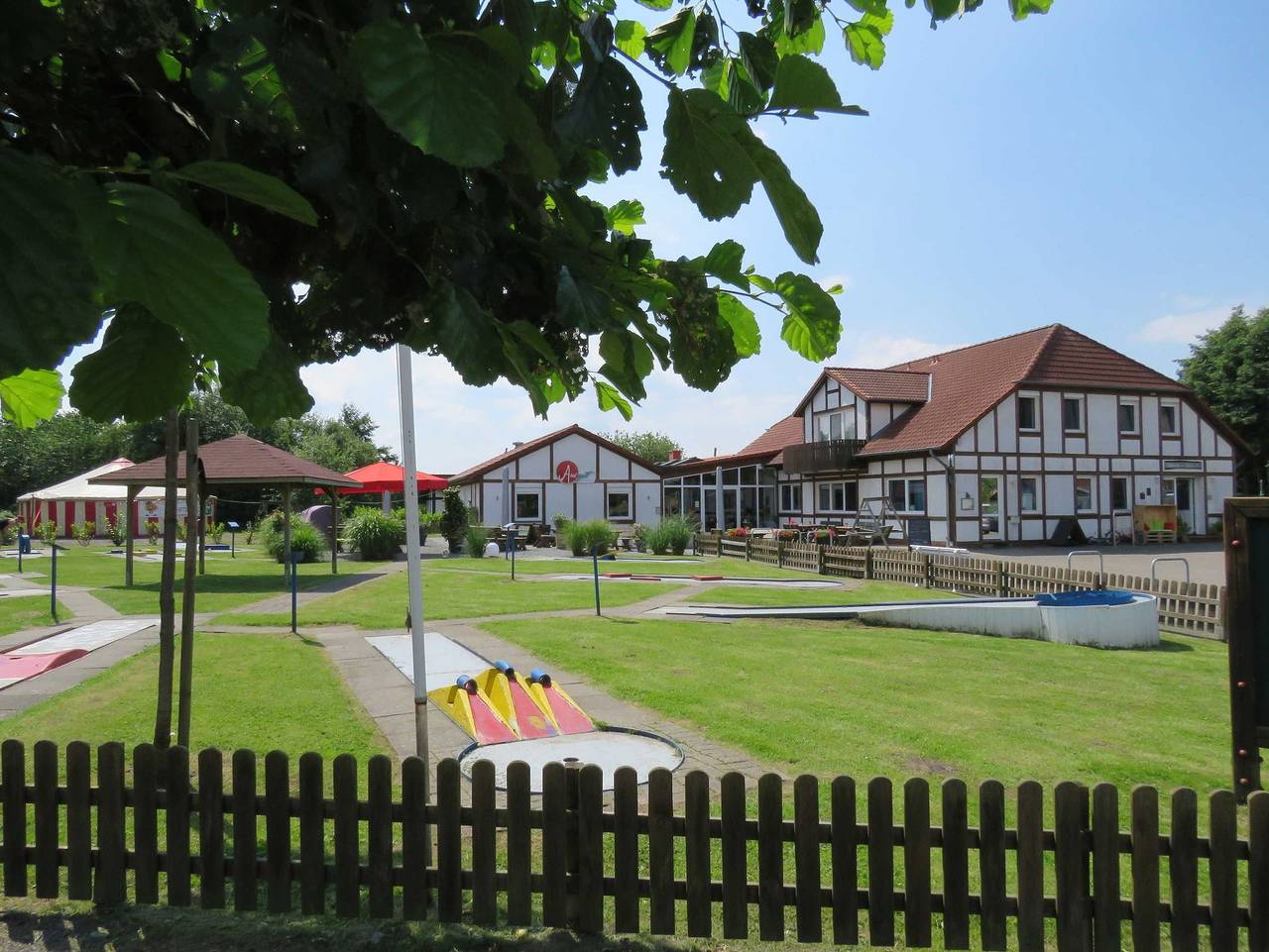 Ganze Ferienwohnung, Ferienhaus Scout 42 im Feriendorf Altes Land in Hollern-Twielenfleth, Altes Land Stade