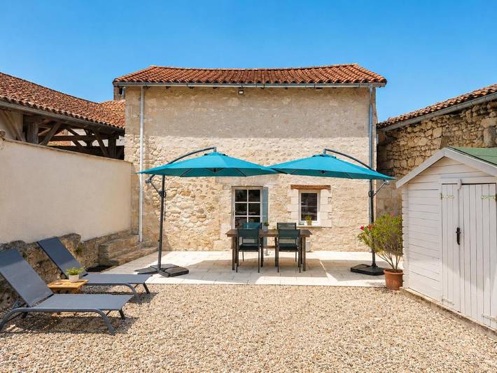 Location de vacances pour 2 personnes, avec jardin dans La Tour-Blanche-Cercles