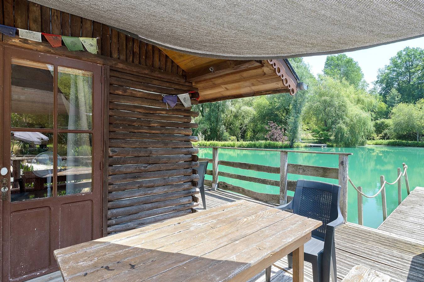 La cabane sur l'étang des sources in Veyrines-de-Domme, Périgord Noir