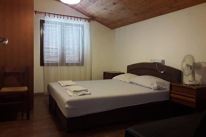 Appartement entier, Appartement de deux chambres avec la terrasse et la vue sur le mer Suha Punta, Rab in Kampor, Rab