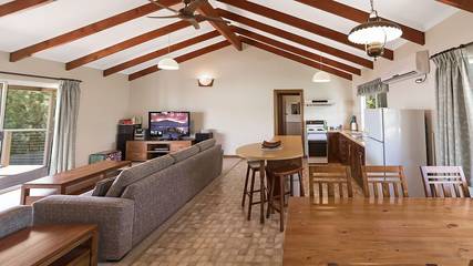 Holiday Home for 14 People in Carrickalinga, District Council of Yankalilla, Photo 3