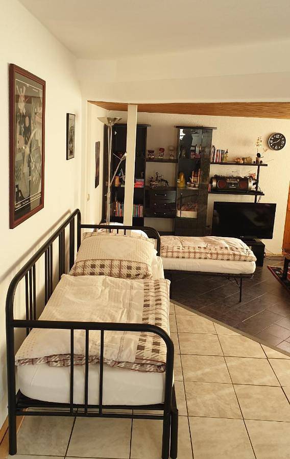 Ferienwohnung für 6 Personen, mit Terrasse und Garten sowie Ausblick in Bad Ditzenbach - 2