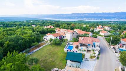 Apartment for 6 People in Dobrinj, Croatian Adriatic, Photo 4