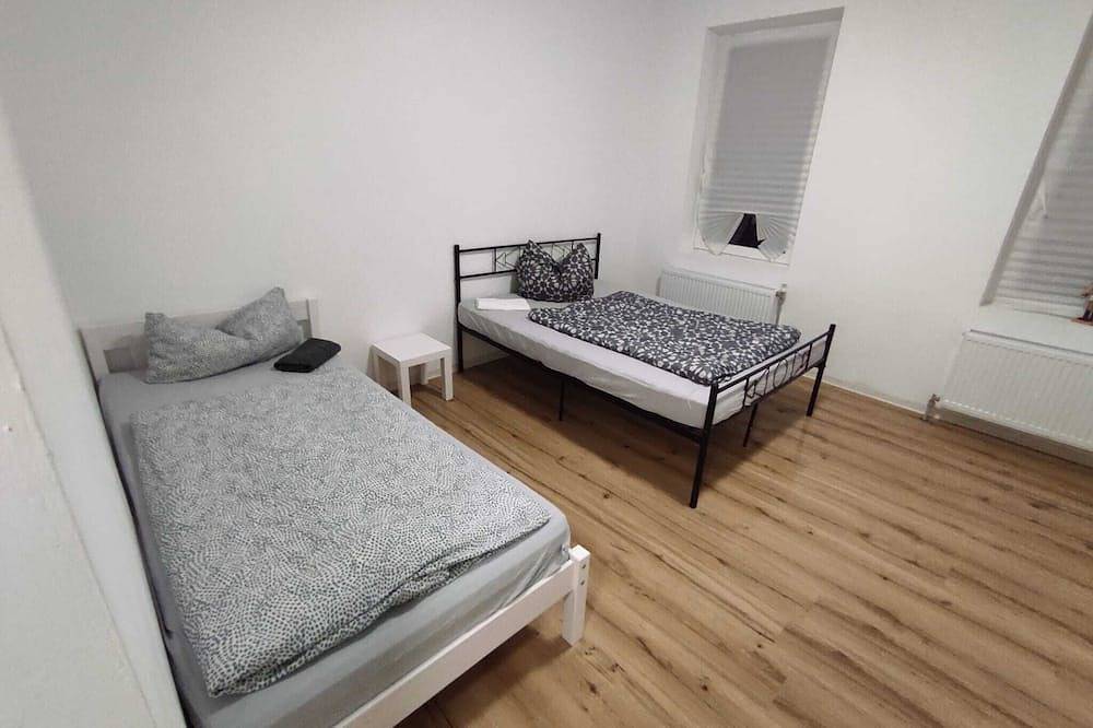 Ganze Wohnung, Ariprop Parkside Modern Apartment with 3 rooms in Zeitz, Saale-Unstrut