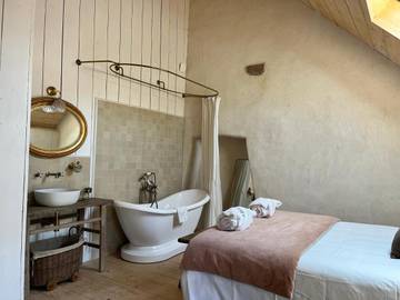 Chambre d’hôte pour 2 personnes, avec jardin et terrasse ainsi que piscine et jacuzzi à Dol-de-Bretagne