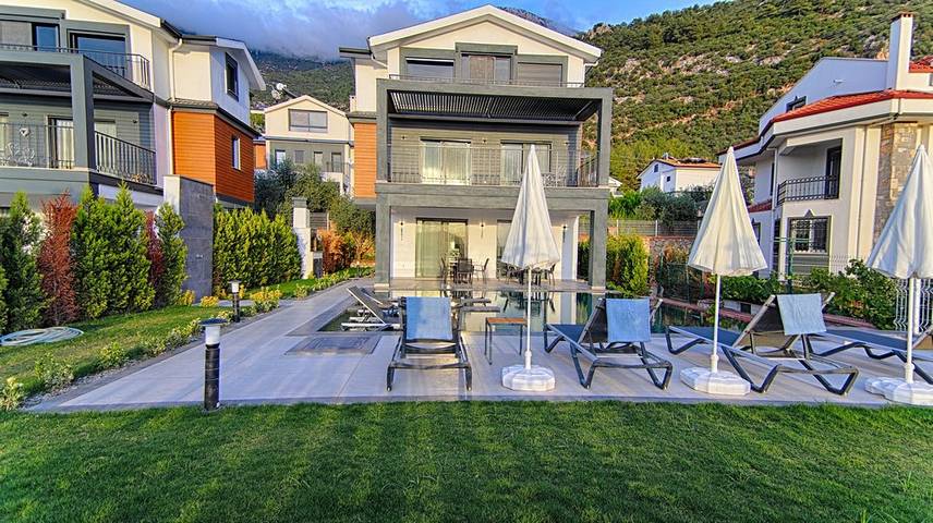 Holiday rental for 6 people, with pool and balcony as well as garden, child-friendly in Fethiye