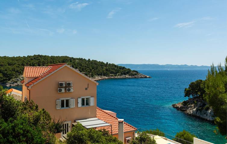 Ganze Ferienwohnung, Apartment mit Meerblick, Wifi, AC, Parkplatz und Terrasse - 2km zum Strand in Milna, Brac