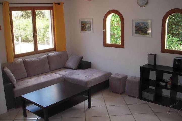 Ferienhaus auf parkähnlichem Privatanwesen mit Pool bei Arles in der Provence in Arles, Mittelmeerküste (Frankreich)