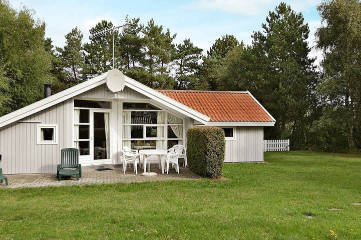 Ferienhaus für 8 Personen, mit Terrasse und Whirlpool sowie Sauna in Lolland