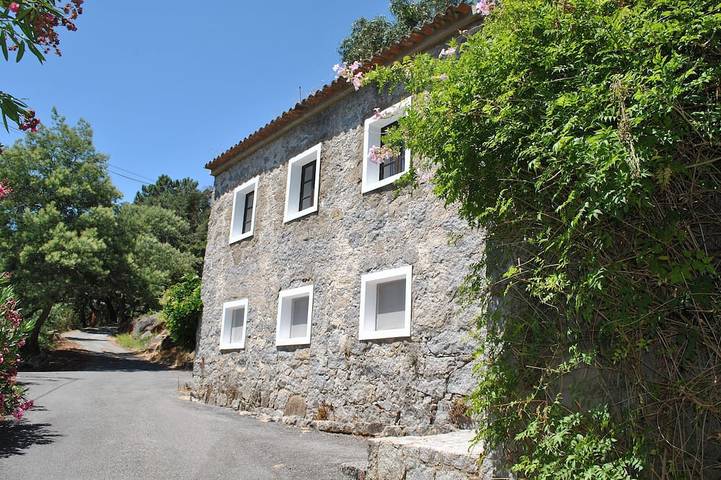 Gîte pour 4 personnes, avec Terrasse et Jardin à Monchique