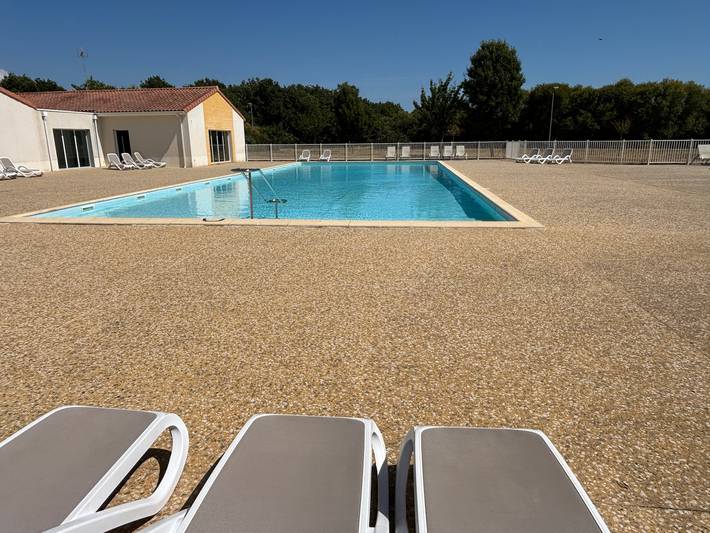 Maison de vacances pour 4 personnes, avec terrasse ainsi que piscine et jardin - 1
