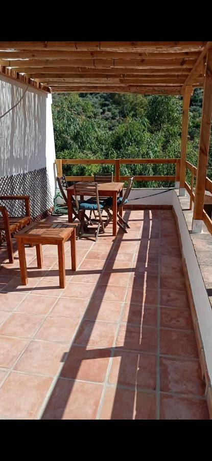 Casa rural para 3 personas, con vistas además de terraza y piscina, Se admiten mascotas en Comares - 2