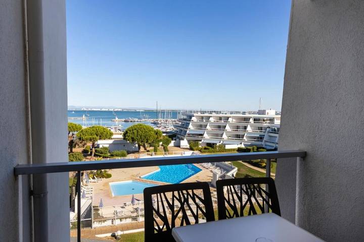 Hôtel pour 3 personnes, avec jardin ainsi que piscine et sauna