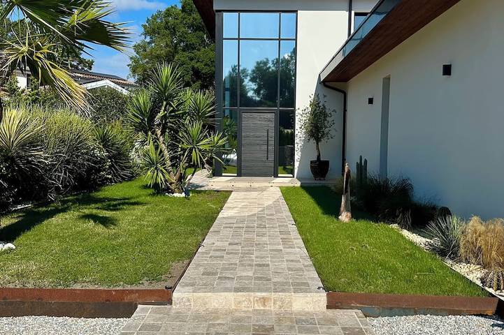 Villa für 6 Personen, mit Terrasse und Garten - 1