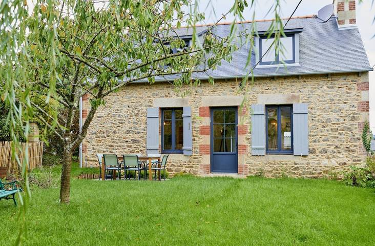 Gîte pour 5 personnes, avec terrasse et jardin