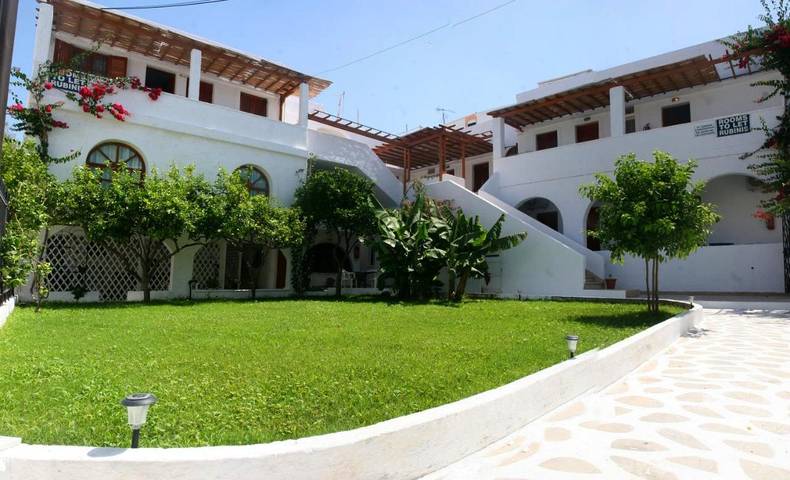 B&b per 2 persone, con panorama e terrazza nonché giardino, con animali domestici in Paros