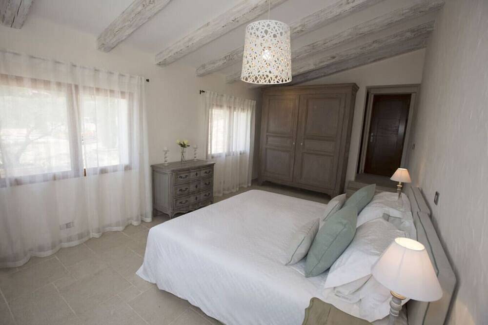 A Serene Luxury Villa in the Perfect Provence Location in Le Castellet, Côte méditerranéenne (France)
