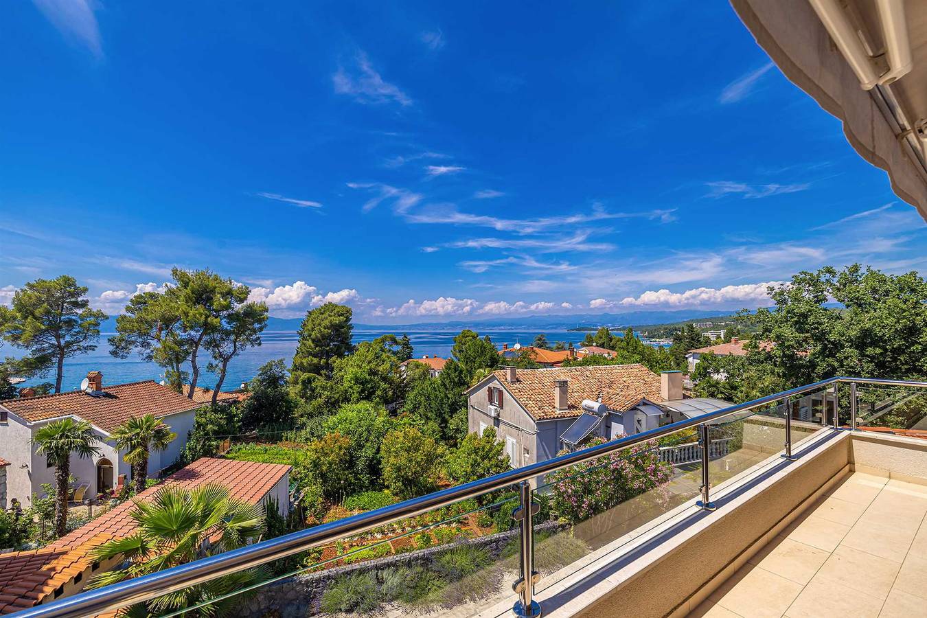 Ganze Wohnung, Luxus-Penthouse Claudia in Malinska-Dubašnica, Krk