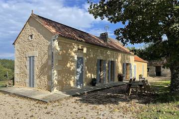 Gîte pour 6 personnes, avec terrasse et jardin, animaux acceptés à Maurens